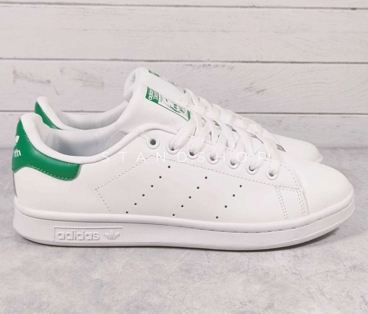 Adidas Stan Smith Mujer Réplica AAA Stand Shop | Sneakers Réplica AAA en Colombia