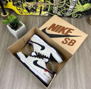 Nike SB Dunk Low Toyota Hombre Réplica AAA