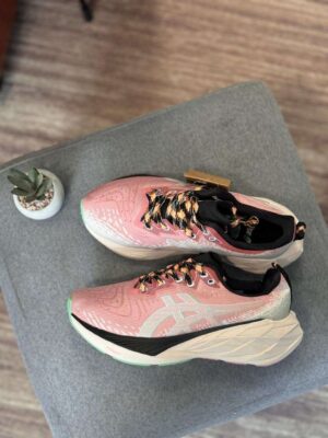 Asics Novablast Mujer Réplica AAA